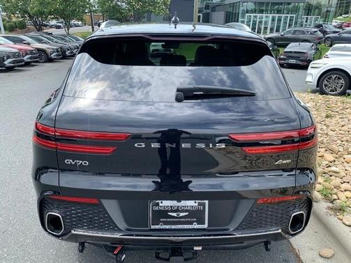 2025 Genesis GV70 2.5T