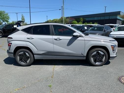 2025 Hyundai KONA EV SEL