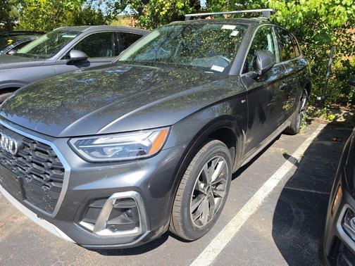 Daytona Gray Pearl Effect 2023 Audi Q5 45 S line quattro Premium