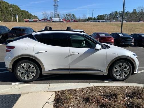 2025 Genesis GV60 Standard