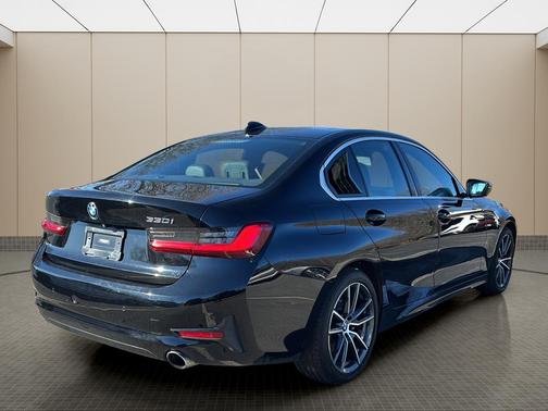 2019 BMW 330 i
