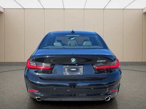 2019 BMW 330 i