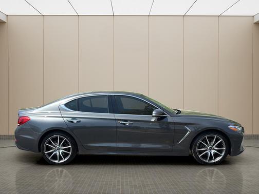 2020 Genesis G70 2.0T