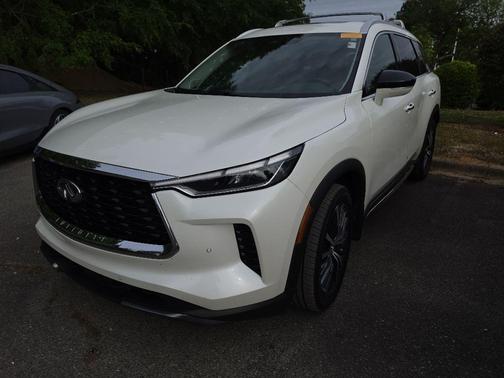 Majestic White 2023 INFINITI QX60 SENSORY