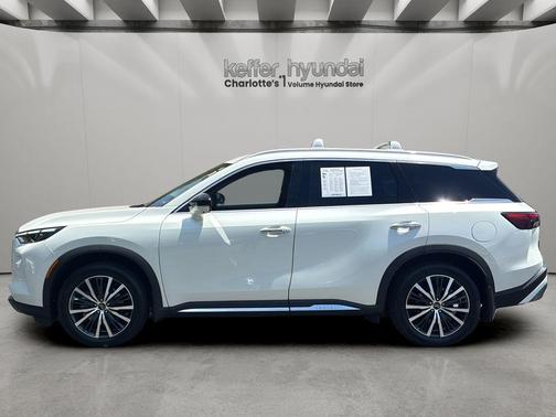 Majestic White 2023 INFINITI QX60 SENSORY