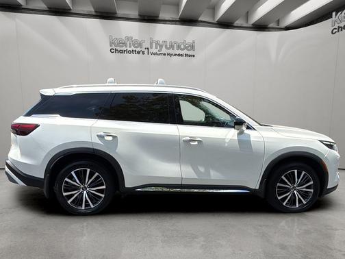 Majestic White 2023 INFINITI QX60 SENSORY