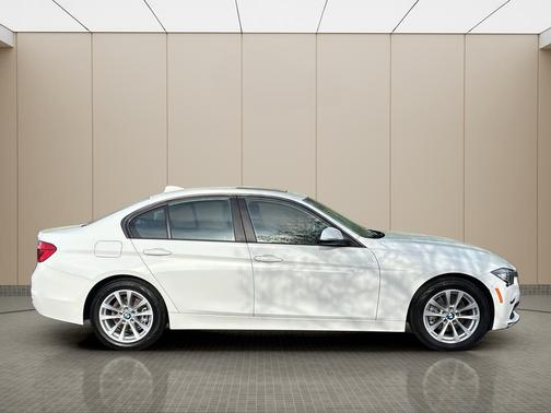 Alpine White 2017 BMW 320 i