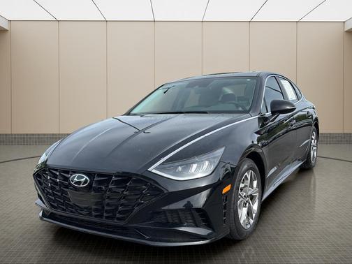 Phantom Black 2022 Hyundai SONATA SEL