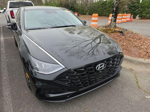 2022 Hyundai SONATA SEL
