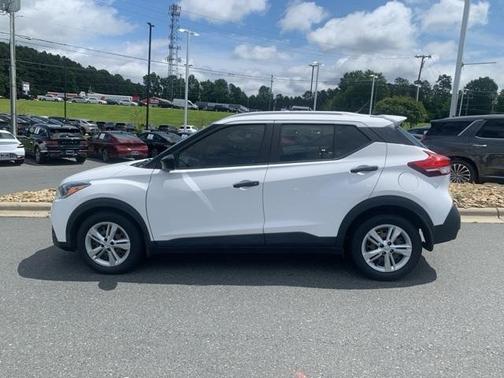 2019 Nissan Kicks S