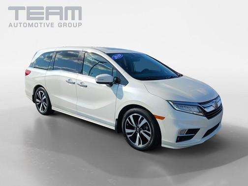 White 2019 Honda Odyssey Elite