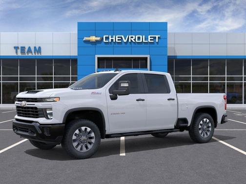 Summit White 2026 Chevrolet Silverado 2500 Custom