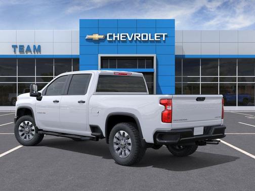 Summit White 2026 Chevrolet Silverado 2500 Custom