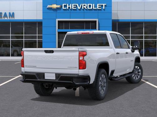 Summit White 2026 Chevrolet Silverado 2500 Custom