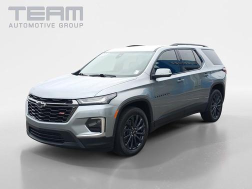 Sterling Gray Metallic 2023 Chevrolet Traverse RS