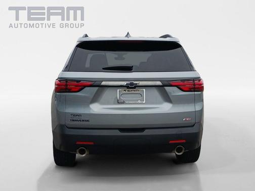 Sterling Gray Metallic 2023 Chevrolet Traverse RS