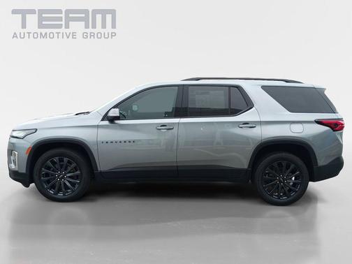 Sterling Gray Metallic 2023 Chevrolet Traverse RS