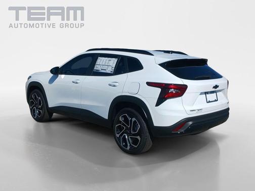 Summit White 2026 Chevrolet Trax 2RS