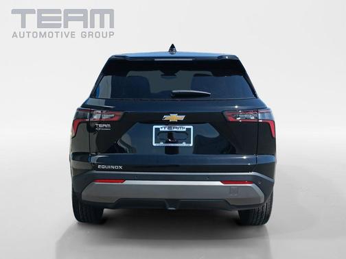 Mosaic Black Metallic 2026 Chevrolet Equinox LT