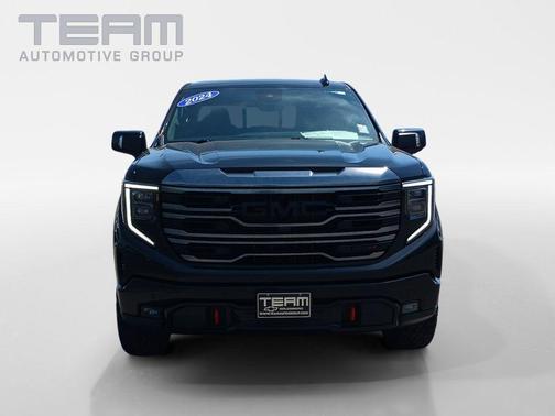 Onyx Black 2024 GMC Sierra 1500 AT4
