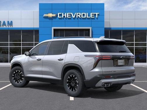 Sterling Gray Metallic 2026 Chevrolet Traverse Z71