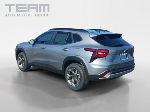 Sterling Gray Metallic 2026 Chevrolet Trax LT