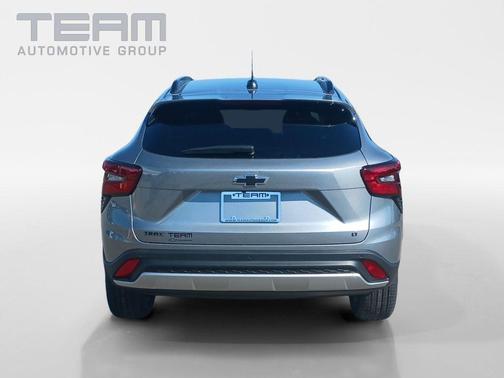 Sterling Gray Metallic 2026 Chevrolet Trax LT