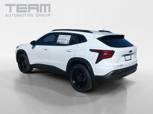 Summit White 2026 Chevrolet Trax ACTIV