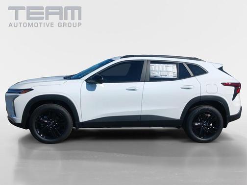 Summit White 2026 Chevrolet Trax ACTIV