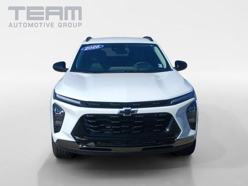 Summit White 2026 Chevrolet Trax ACTIV