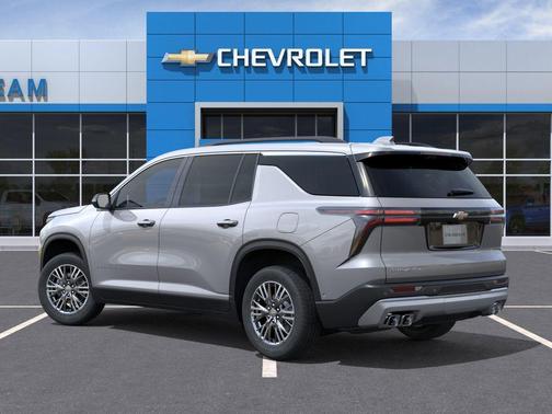 Sterling Gray Metallic 2026 Chevrolet Traverse LT