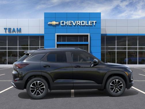 Mosaic Black Metallic 2026 Chevrolet Trailblazer LT