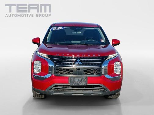 Red 2022 Mitsubishi Outlander ES