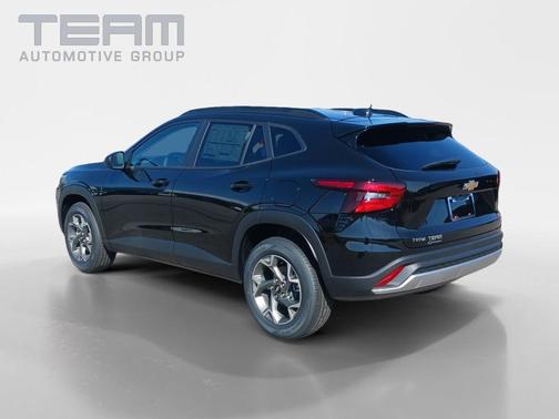 Mosaic Black Metallic 2026 Chevrolet Trax LT