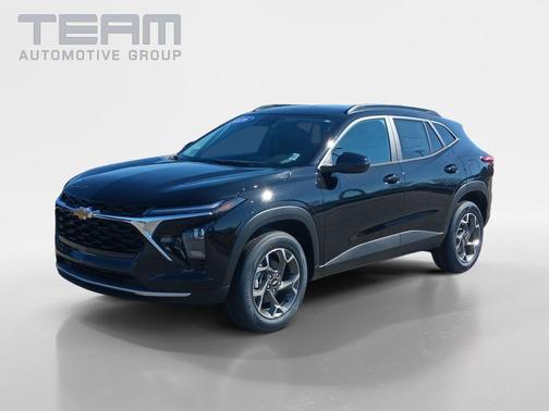 Mosaic Black Metallic 2026 Chevrolet Trax LT