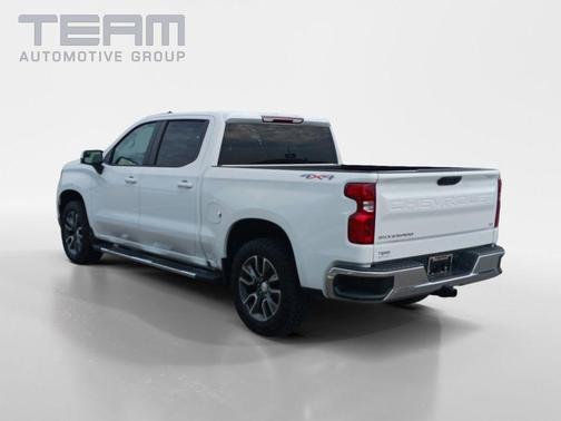 Summit White 2022 Chevrolet Silverado 1500 LT