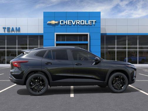 Mosaic Black Metallic 2026 Chevrolet Trax ACTIV