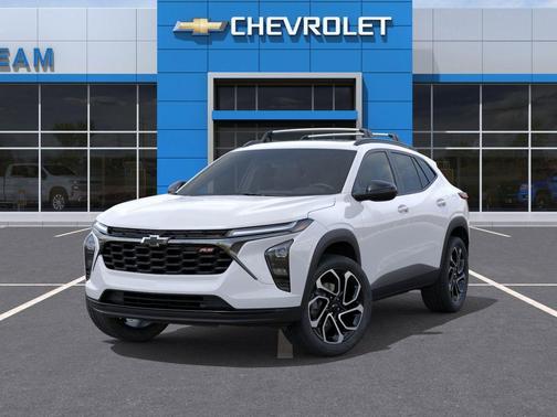 Summit White 2026 Chevrolet Trax 2RS