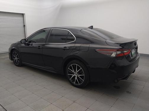 Midnight Black Metallic 2022 Toyota Camry SE