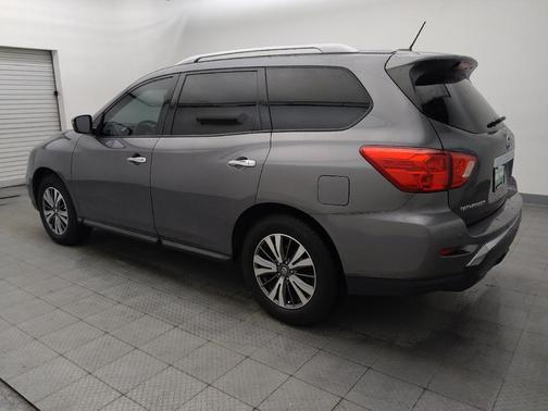 Gun Metallic 2017 Nissan Pathfinder SV