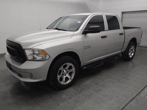 Brilliant Black Crystal Pearlcoat 2017 RAM 1500 Express