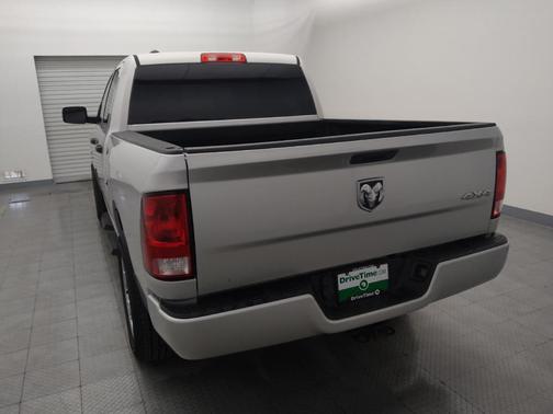 Brilliant Black Crystal Pearlcoat 2017 RAM 1500 Express