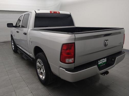 Brilliant Black Crystal Pearlcoat 2017 RAM 1500 Express