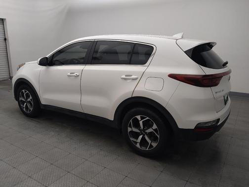 Snow White Pearl 2022 Kia Sportage LX