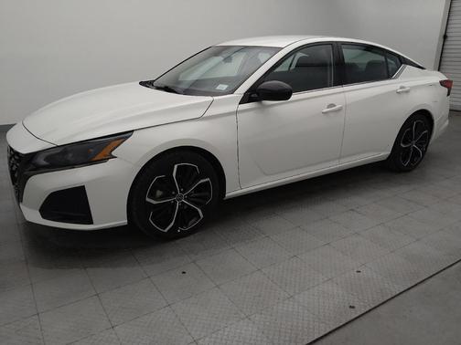 2023 Nissan Altima SR FWD