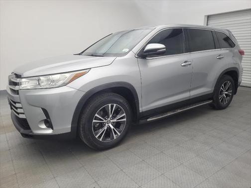 2019 Toyota Highlander LE I4