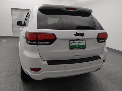 2022 Jeep Grand Cherokee Laredo