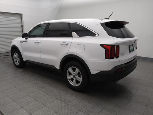 Glacial White Pearl 2021 Kia Sorento LX
