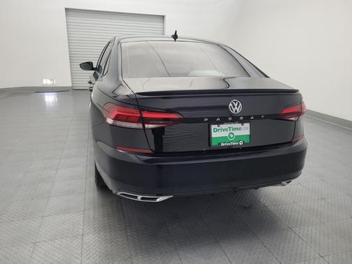 2022 Volkswagen Passat 2.0T R-Line