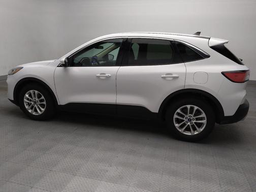 Oxford White 2020 Ford Escape SE